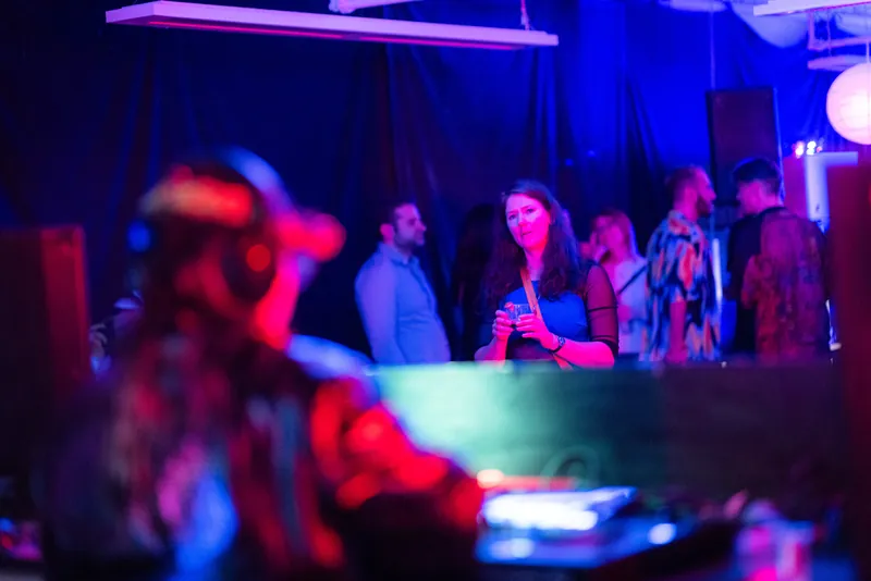 Synthesis: Vancouver AI Community Meetup Afterparty #NeurIPS — photo by Tristan Brand