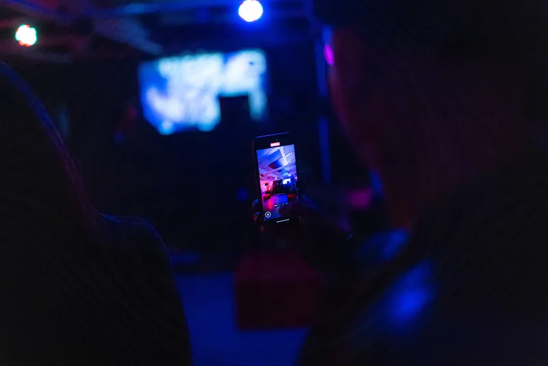 Synthesis: Vancouver AI Community Meetup Afterparty #NeurIPS — photo by Tristan Brand