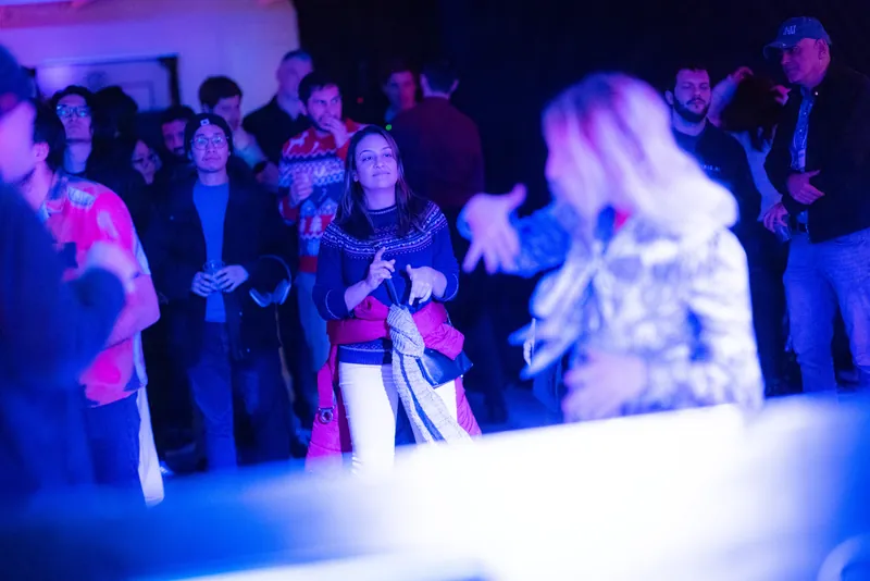 Synthesis: Vancouver AI Community Meetup Afterparty #NeurIPS — photo by Tristan Brand