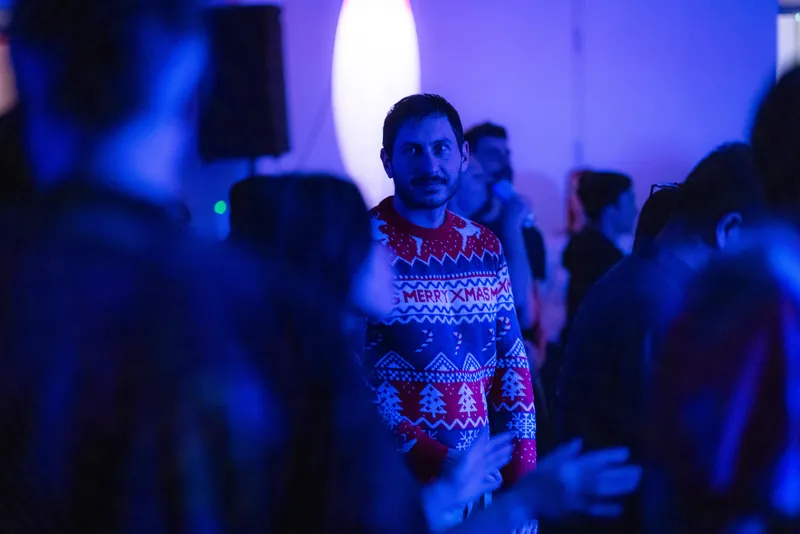 Synthesis: Vancouver AI Community Meetup Afterparty #NeurIPS — photo by Tristan Brand