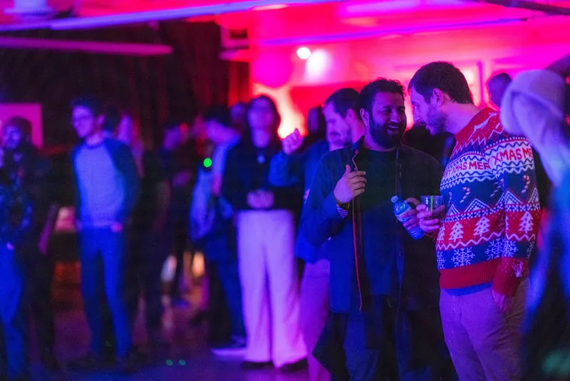 Synthesis: Vancouver AI Community Meetup Afterparty #NeurIPS — photo by Tristan Brand