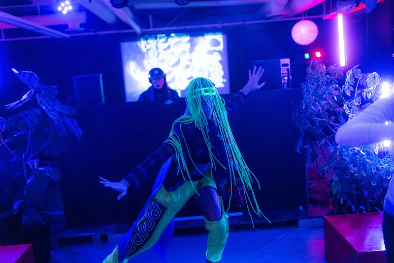 Synthesis: Vancouver AI Community Meetup Afterparty #NeurIPS — photo by Tristan Brand