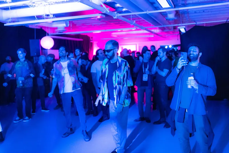 Synthesis: Vancouver AI Community Meetup Afterparty #NeurIPS — photo by Tristan Brand