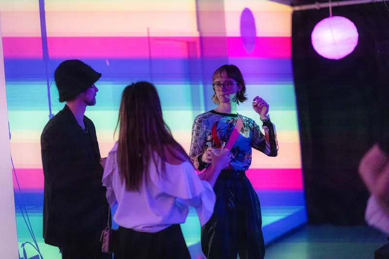Synthesis: Vancouver AI Community Meetup Afterparty #NeurIPS — photo by Tristan Brand