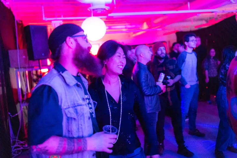 Synthesis: Vancouver AI Community Meetup Afterparty #NeurIPS — photo by Tristan Brand