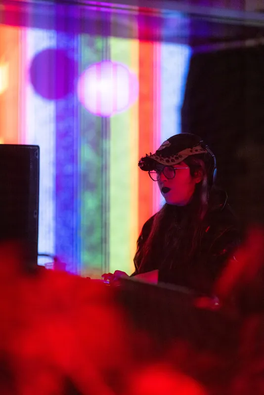 Synthesis: Vancouver AI Community Meetup Afterparty #NeurIPS — photo by Tristan Brand